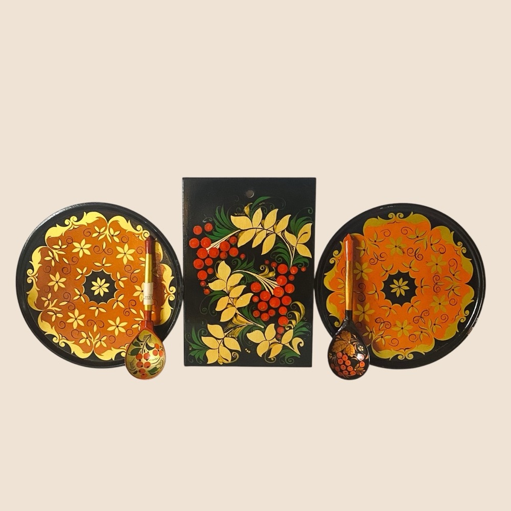 Russian Khokhloma Vintage Lacquerware 5pc Set Trivet Dinner Plates Spoons